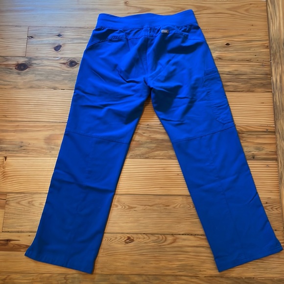 FIGS Kade Cargo Scrub Pant - Picture 3 of 5